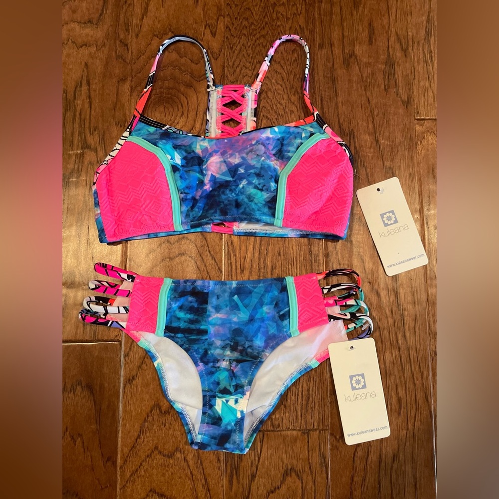 NWT Kuleana Women's 2 piece set bikini Top & Bottom Size Small